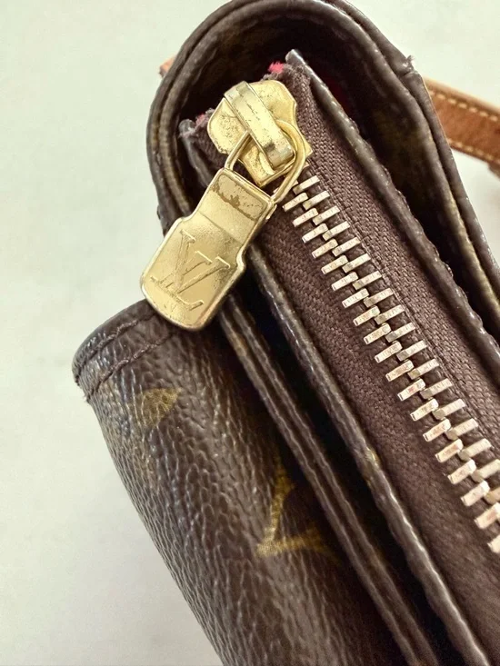 ✨ Louis Vuitton Viva Cite PM Monogram Shoulder Crossbody handbag ✨ - Picture 7 of 16